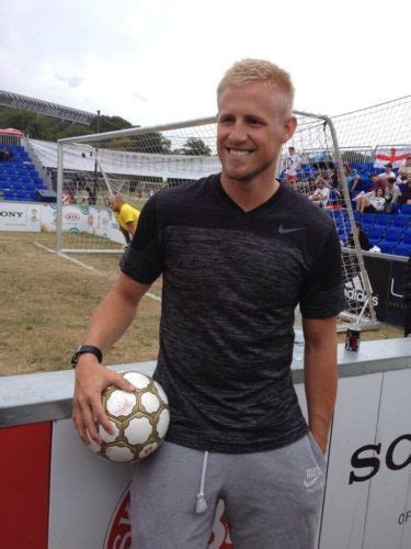 Kasper Schmeichel Wife Leicester City Wags Are Putting The Old Guard