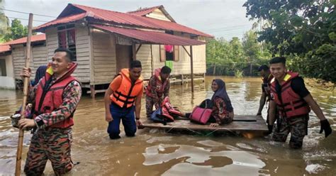 Johor Floods 475 Still At Relief Centres New Straits Times