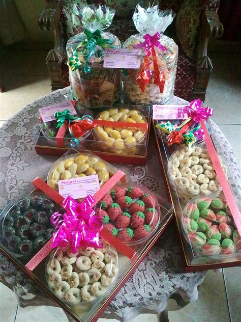 Naymi Cake Factory Parcel Kue Kering Lebaran