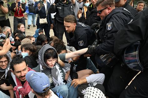 Haos U Berlinu Propalestinski Demonstranti Upali U Kampus Univerziteta