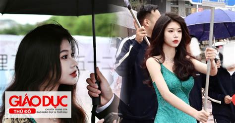 Nữ sinh cầm bảng và visual kinh diễm lên hot search 19 tuổi của người ta và 19 tuổi của tôi