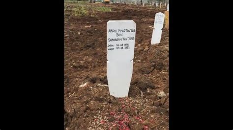 7 Potret Ikke Nurjanah Ziarah Ke Makam Ayah Usai 7 Hari Pamakaman Hot