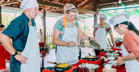 Hoi An Market Tour Eco Basket Boat Ride Cooking Class