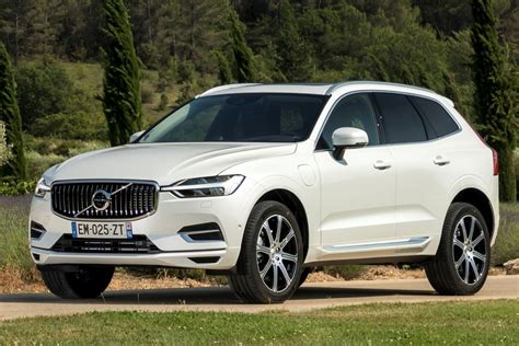 Volvo XC60 T8 Recharge AWD Momentum Pro Car Technical Specifications