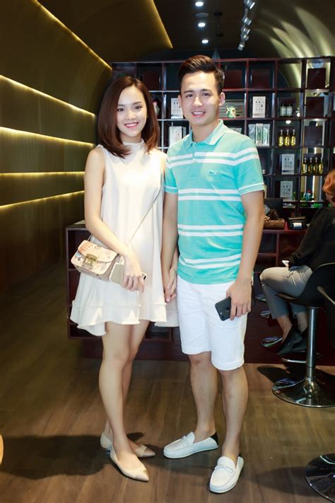 Tố Như và vị hôn phu là hot boy cảnh sát tình tứ xuất hiện bên nhau