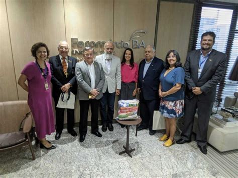 Campanha Natal Solidário da Fecomércio BA recebe cestas básicas da