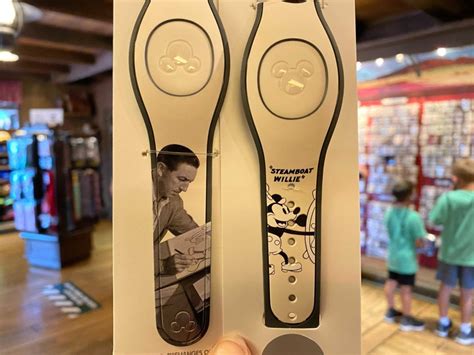 Photos New Walt Disney Steamboat Willie Mickey Limited Release