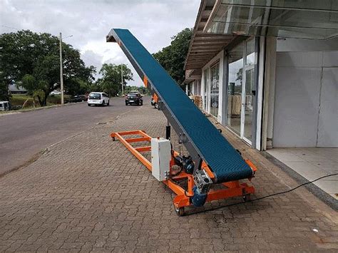 Esteira Transportadora Elevat Ria Para Carga E Descarga De Caminh Es