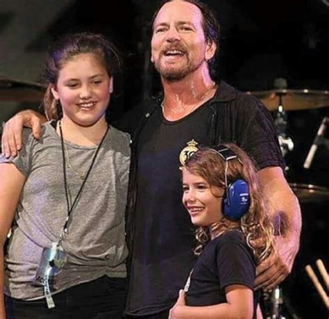 Eddie Vedder and family. Source unknown | Eddie vedder, Pearl jam eddie ...