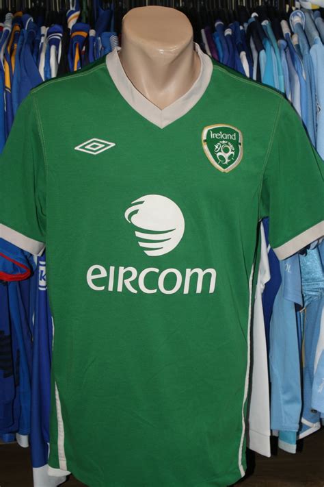 Republic Of Ireland Home Football Shirt 2010 2012 Sponsored By Eircom