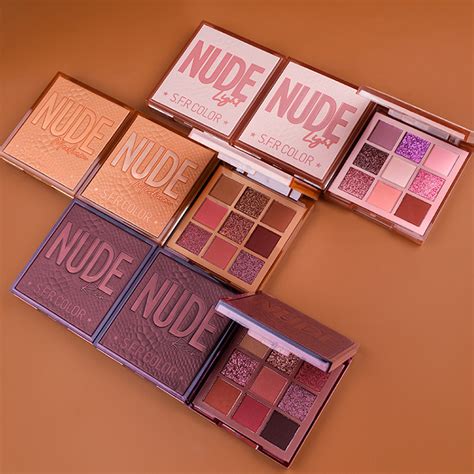 Custom High Quality Nude Glitter Matte Eyeshadow Palette Cosmetic Christmas Make Up Pallets Eye