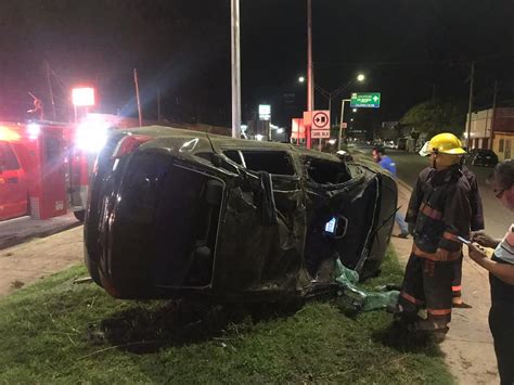 Conductor Ebrio Pierde El Control Y Sufre Aparatosa Volcadura En