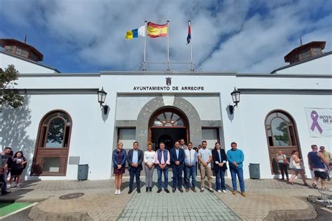 Arrecife guarda un minuto de silencio por las víctimas del 11 M