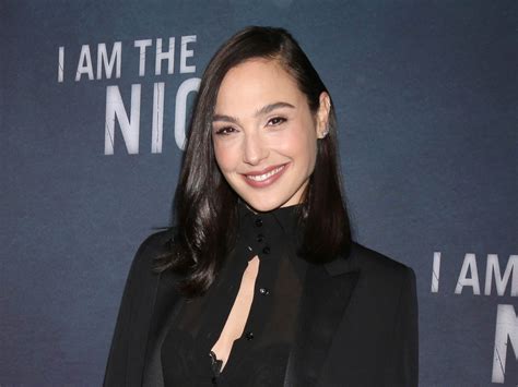 Gal Gadot To Play Actress And Inventor Hedy Lamarr The Nerdy