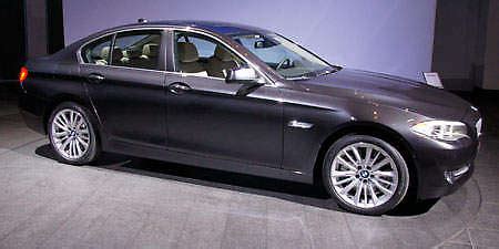 F10 BMW 5-Series Sedan: more beauty footage videos and a set of live ...