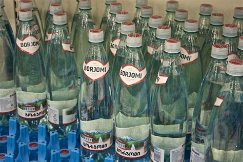 Грузинская минеральная вода "Боржоми" стала русской. Metro