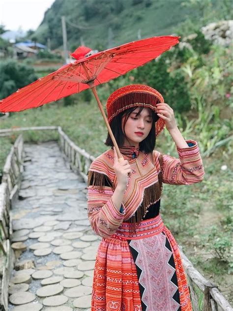 Em gái dân tộc Giáy xinh đẹp hơn cả hot girl khiến bao chàng trai xao xuyến Tạp chí Doanh