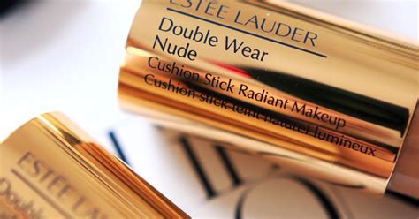 Alina Rose Blog Kosmetyczny Nowy Double Wear Nude Podk Ad Na Sk Rze Swatche Trwa O Krycie