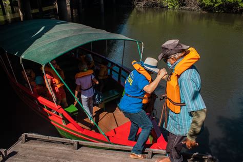 Passeio De Barco No Rio Cocó é Opção De Lazer Ecológico Em Fortaleza