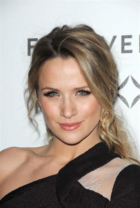 Shantel Van Santen Photo Gallery 28 High Quality Pics Of Shantel Van