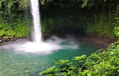 La Fortuna Waterfall hike is special for those who like hiking