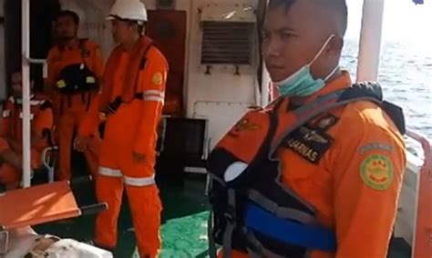 Rabu 4 7 Pagi Basarnas Temukan 1 Korban KMP Lestari Maju Video