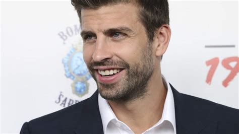 Gerard Piqué Y Clara Chía Dos Enamorados En París Que Disfrutan De Su Pasión