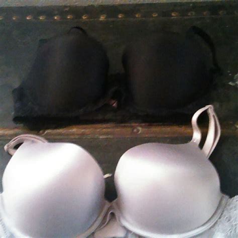 Euc Victoria S Secret Bras Black And White Size D Gem