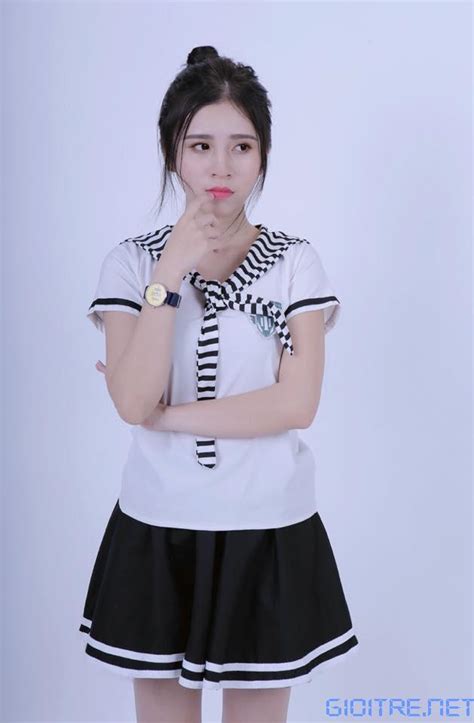 Vẻ đẹp vừa trong sáng vừa nón g bỏn g của cô nàng hot girl x Titanic Nơi mọi thứ được chia sẻ