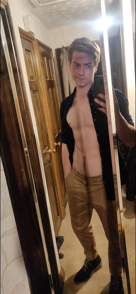 Who S Up M Uk Nudes Ladybonersgw Nude Pics Org