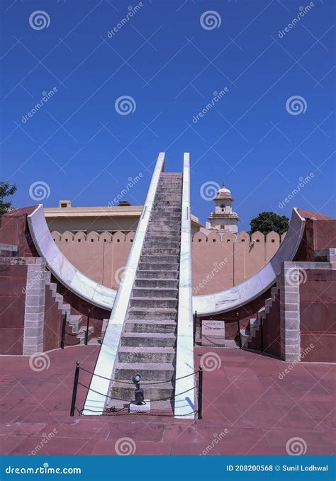 vrihat samrat yantra  worlds largest sundial  jantar mantar