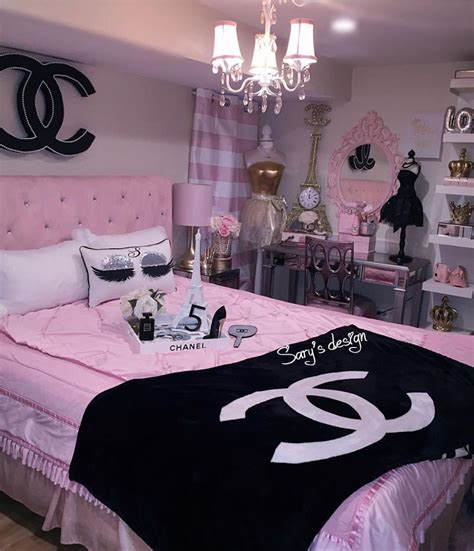 Feminization Pink Room 68 Photo