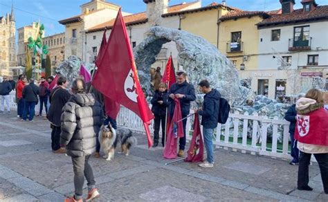 UPL PSOE y Podemos se unen en el pleno para pedir que León abandone la