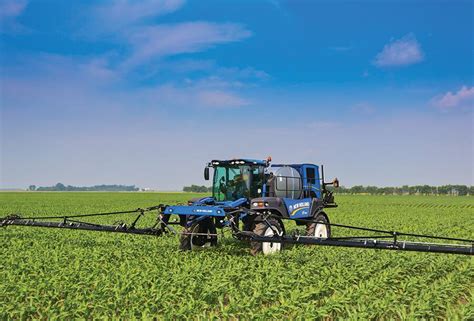 GUARDIAN SELF PROPELLED FRONT BOOM SPRAYER Overview Spraying