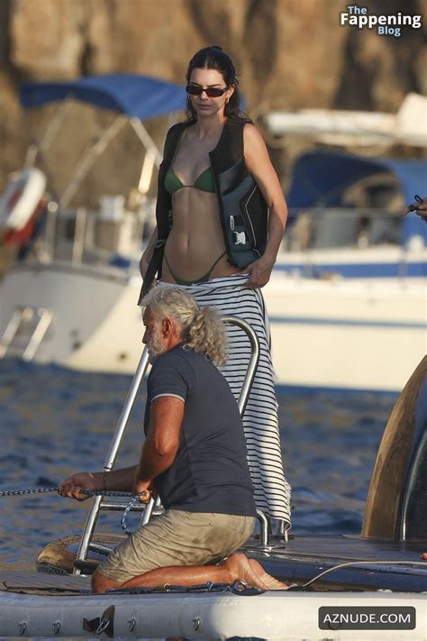 Kendall Jenner Sexy Spotted Showing Off Her Amazing Body Wearing A Hot Green Bikini At Ibiza