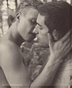 Thumbs Pro Wanna Be A Gay Man