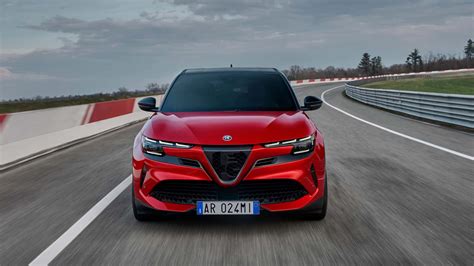 Alfa Romeo Junior Veloce Announced Top Model Gets New 280 PS Motor