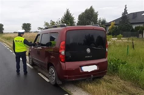 Kolejny Trze Wy Poranek Na Rondzie W Lipnicy Policjanci