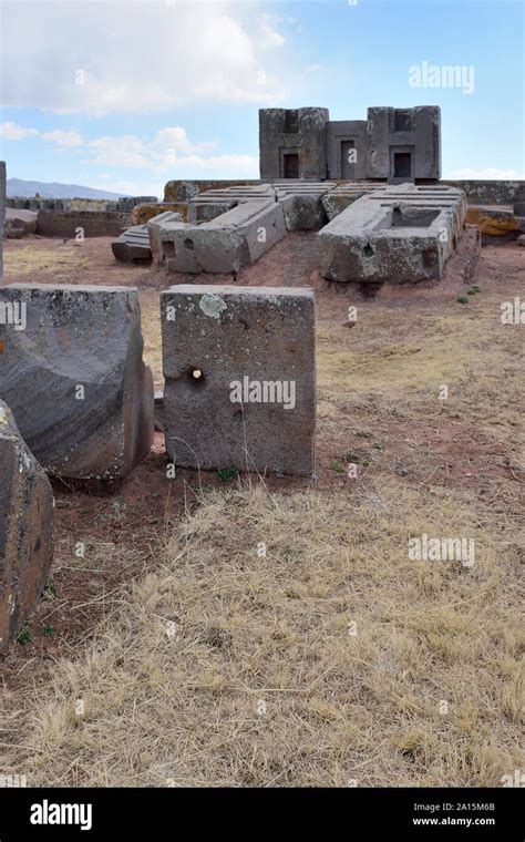 Las Ruinas De Pumapunku O Puma Punku Forma Parte De Un Gran Complejo