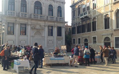 MERCATINO DI NATALE 2019 ALLA SCUOLA DEI CALEGHERI CAMPO SAN TOMA