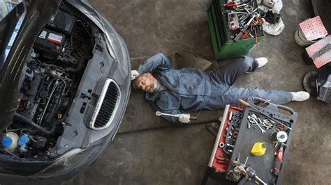 Автовладельцы стали чаще выбирать подержанные детали для ремонта машин