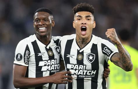 Botafogo Vence Fortaleza E Retoma Lideran A Show De Igor Jesus