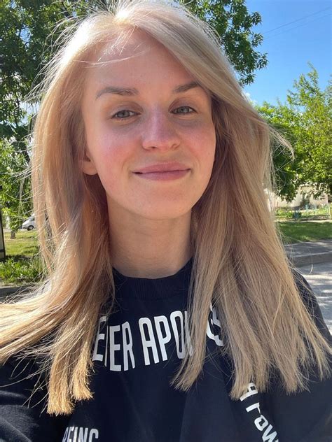 Snow White HUGE TITS Live Cams Skype Teams Discord Telegram