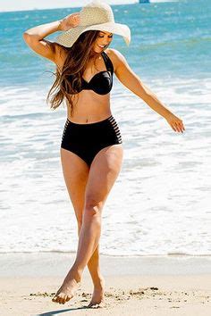 6 Hot Sexy Shirley Carvalhaes Bikini Pics