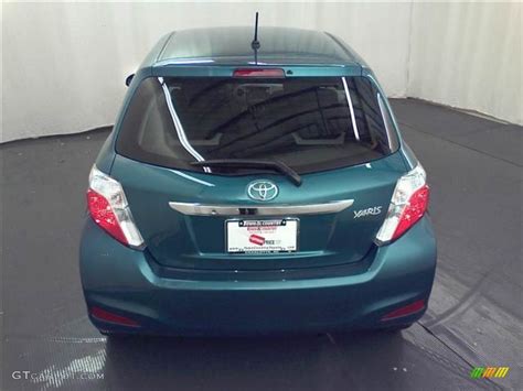 Lagoon Blue Mica Toyota Yaris L Door Photo