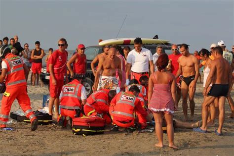 Tragedia Sulla Spiaggia Di Marina Di Gioiosa Jonica Rc Un Uomo Muore