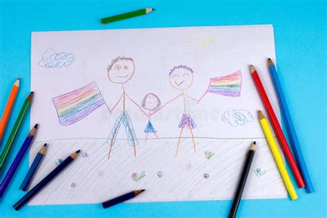 Pareja Gay Masculina Dos Con El Ni O Adoptado Foto De Archivo Imagen De Bosquejo Drenaje