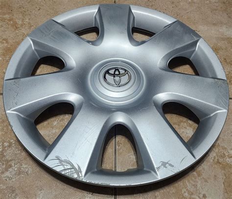 1 OEM 2002 2004 Toyota Camry LE 15 Hubcap Wheel Cover 0V P N 42621