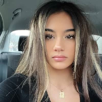 ellysa yagho wiki age bio height boyfriend career  salary