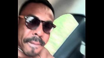 Kim Barbosa sendo macetado dentro do carro na via pública XVIDEOS
